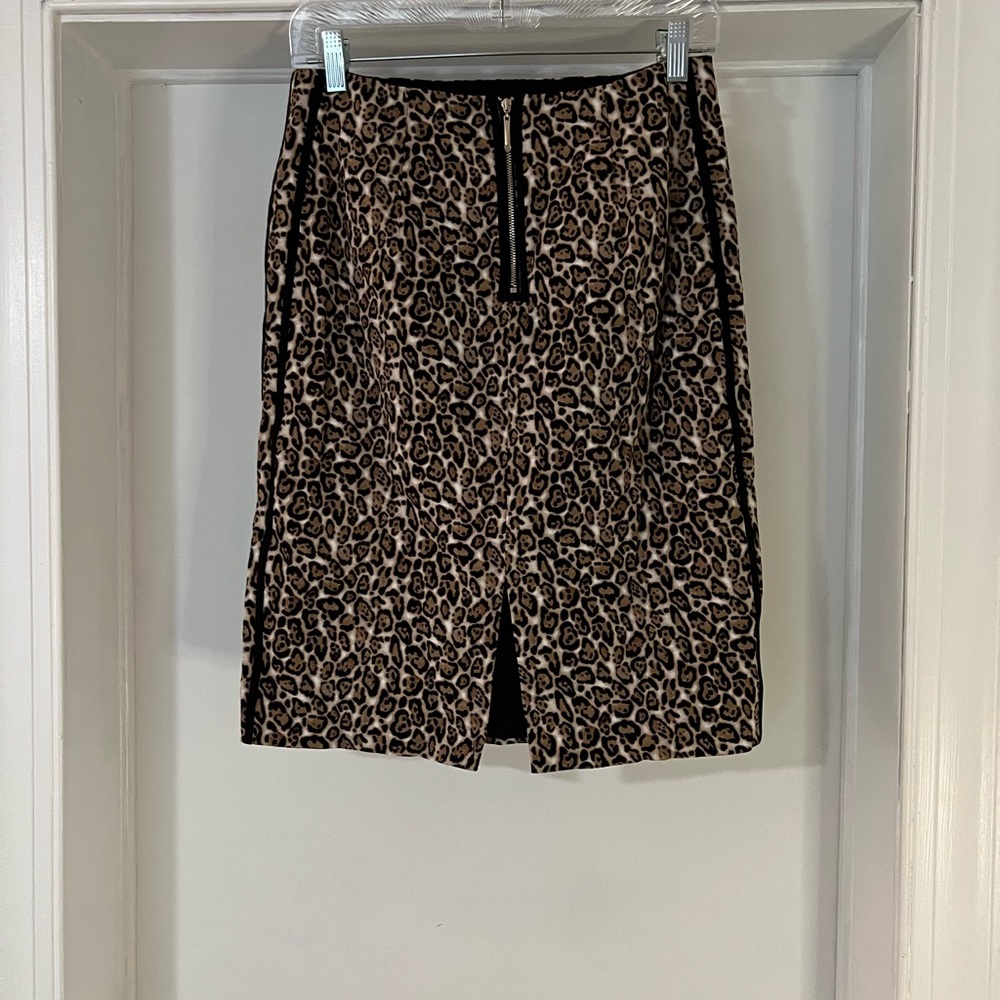 White House Black Market Women's 6 Leopard Print Stretch Lined Pencil Skirt - Picture 4 of 7